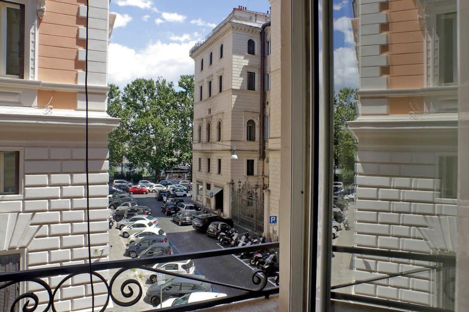 Property building, Neighbourhood