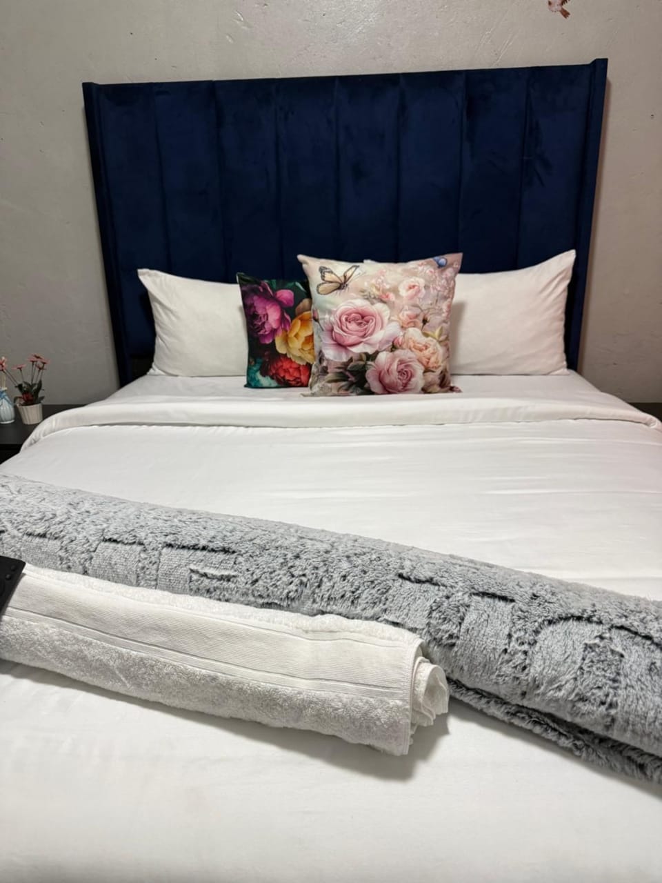 La Bushka Guesthouse Bed and Breakfast in North West, South Africa