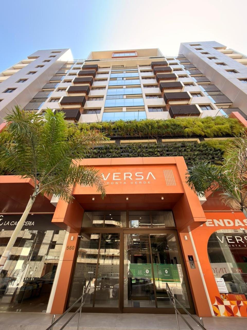 Property building, Facade/entrance, Day