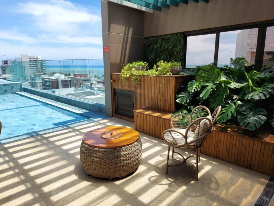 View (from property/room), Balcony/Terrace, Swimming pool, sunbed