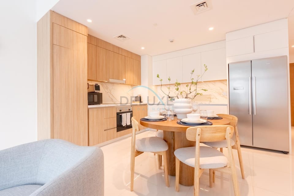 Coffee/tea facilities, Kitchen or kitchenette, Dining area, microwave, stove, toaster