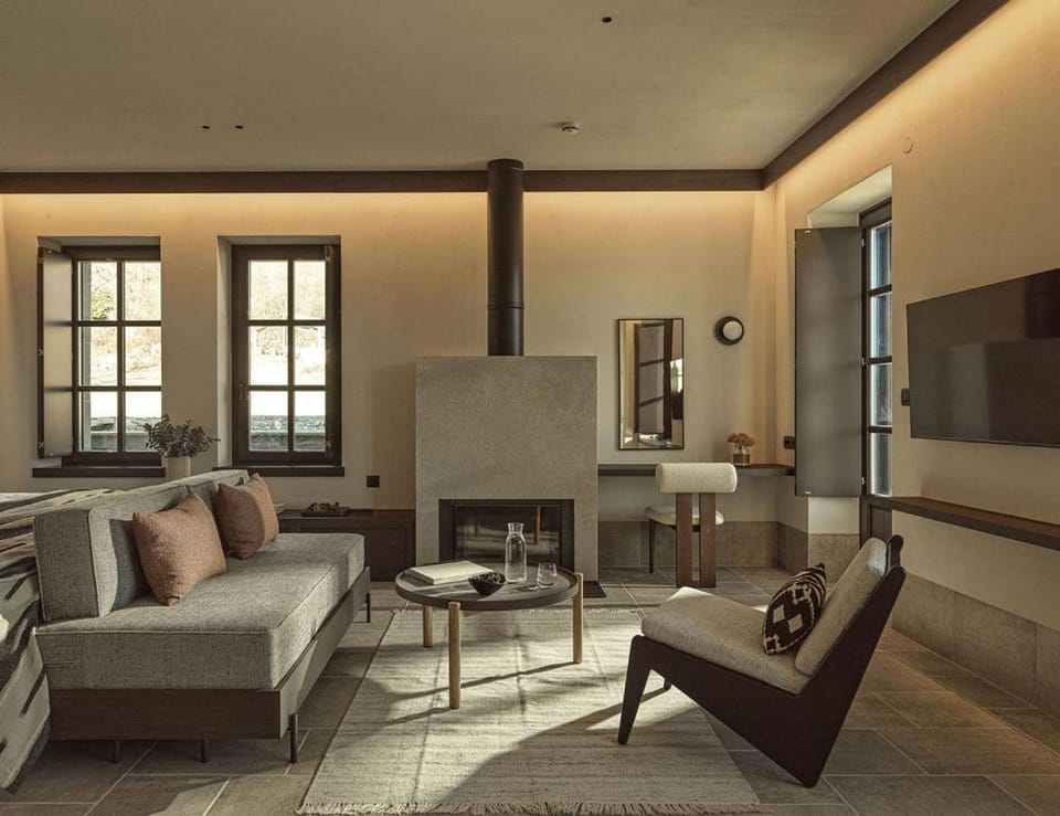 Living room, fireplace