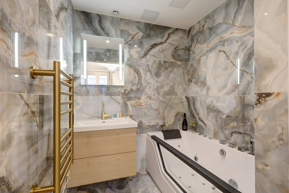 Bathroom, Bath