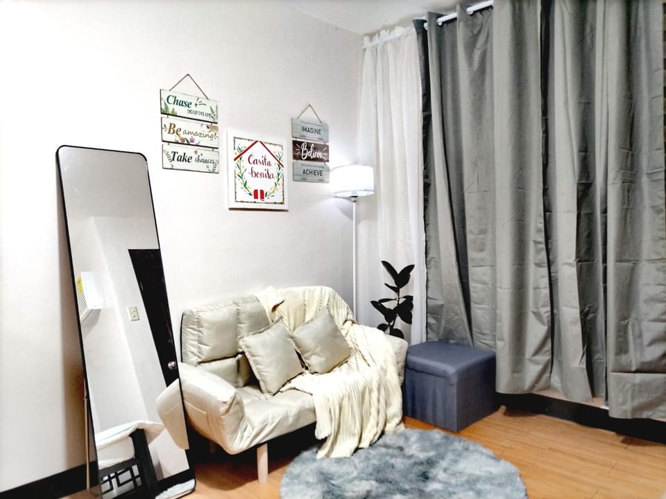 Seating area, Bedroom