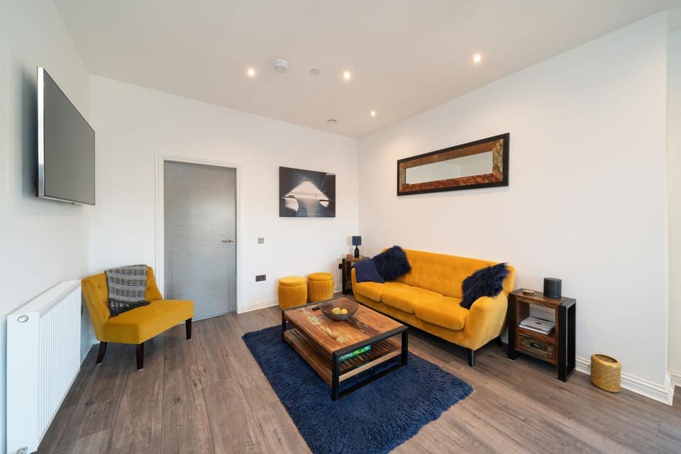 TV and multimedia, Living room, Photo of the whole room, Seating area