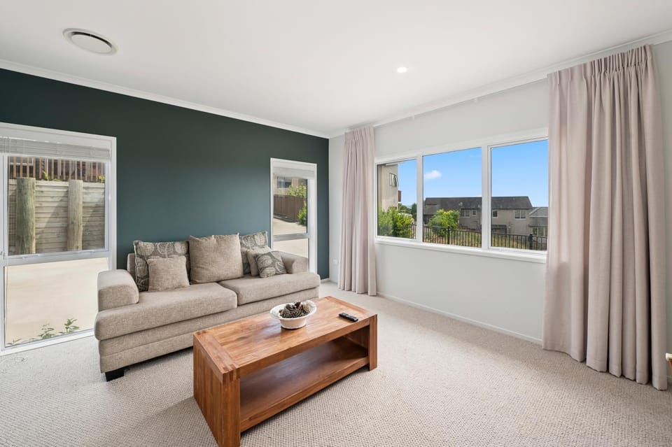 A million city views House in Rotorua