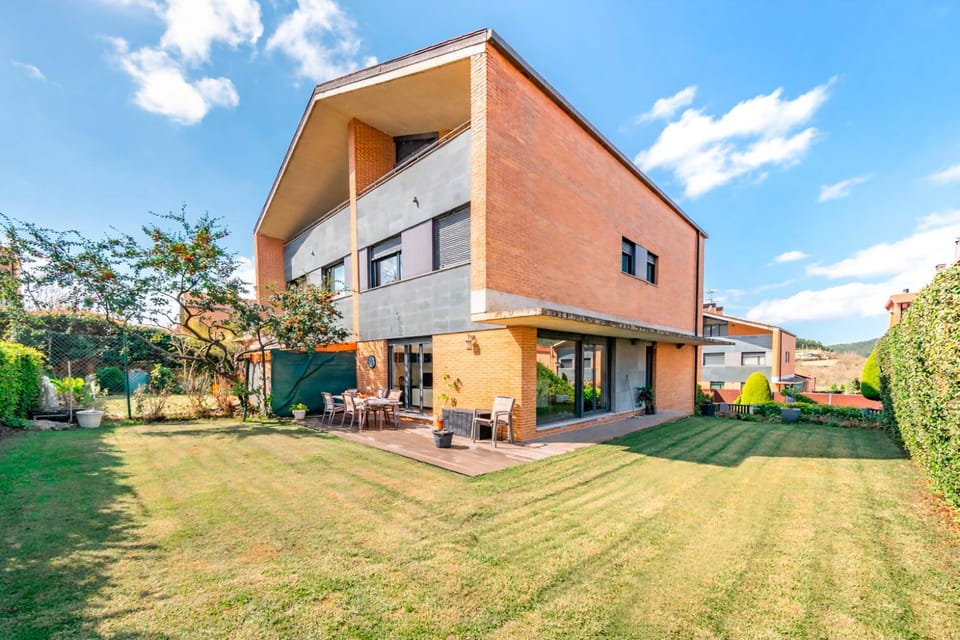 Gran chalet con amplio jardín próximo a Pamplona House in Navarre