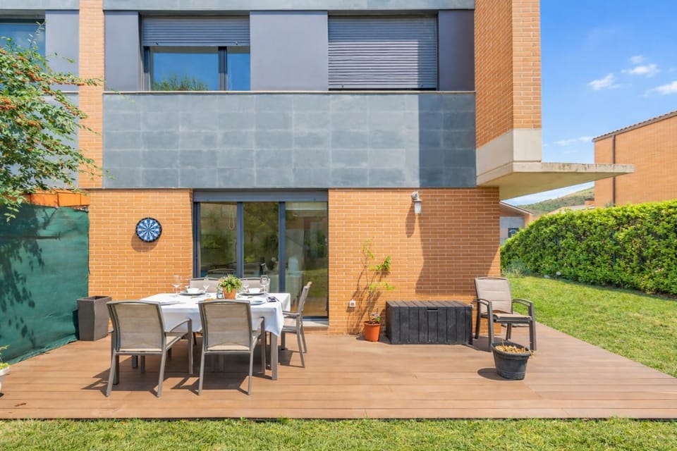 Gran chalet con amplio jardín próximo a Pamplona House in Navarre