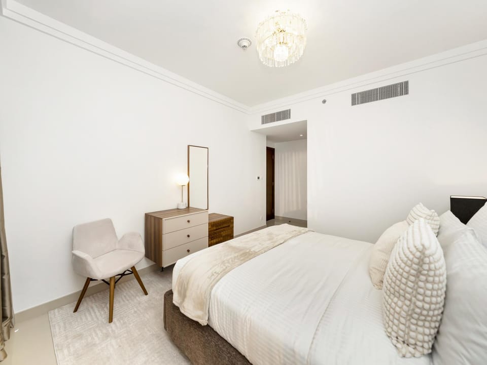 Bed, Living room, Photo of the whole room, Seating area, Bedroom, air conditioner
