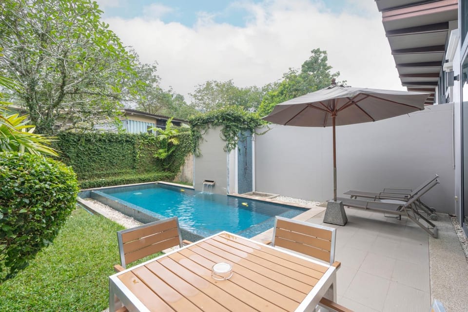 Patio, Garden, Swimming pool