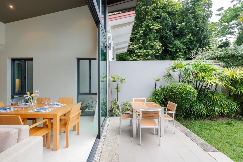 Patio, Dining area