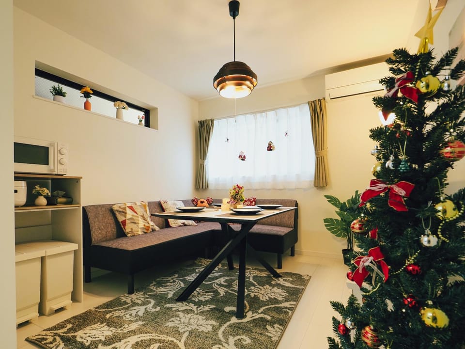 Living room, Seating area, Dining area