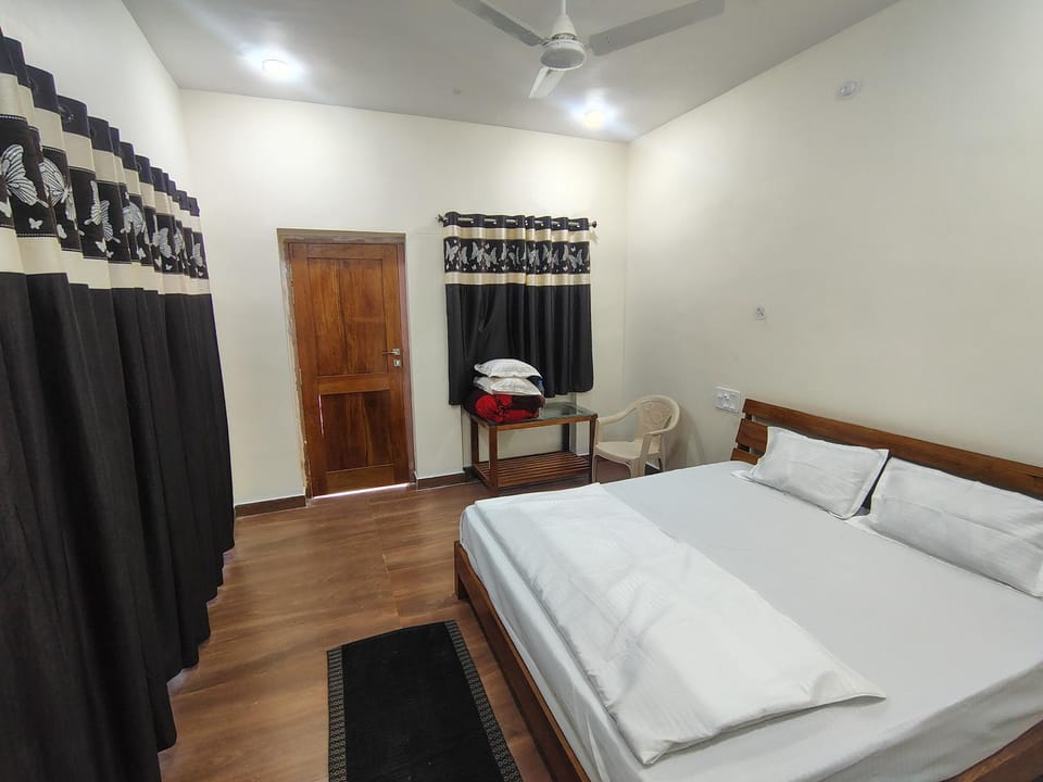 Marrion Blue - Farmhouse Farm Stay in India
