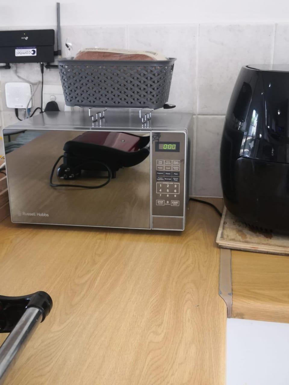 microwave, kitchen