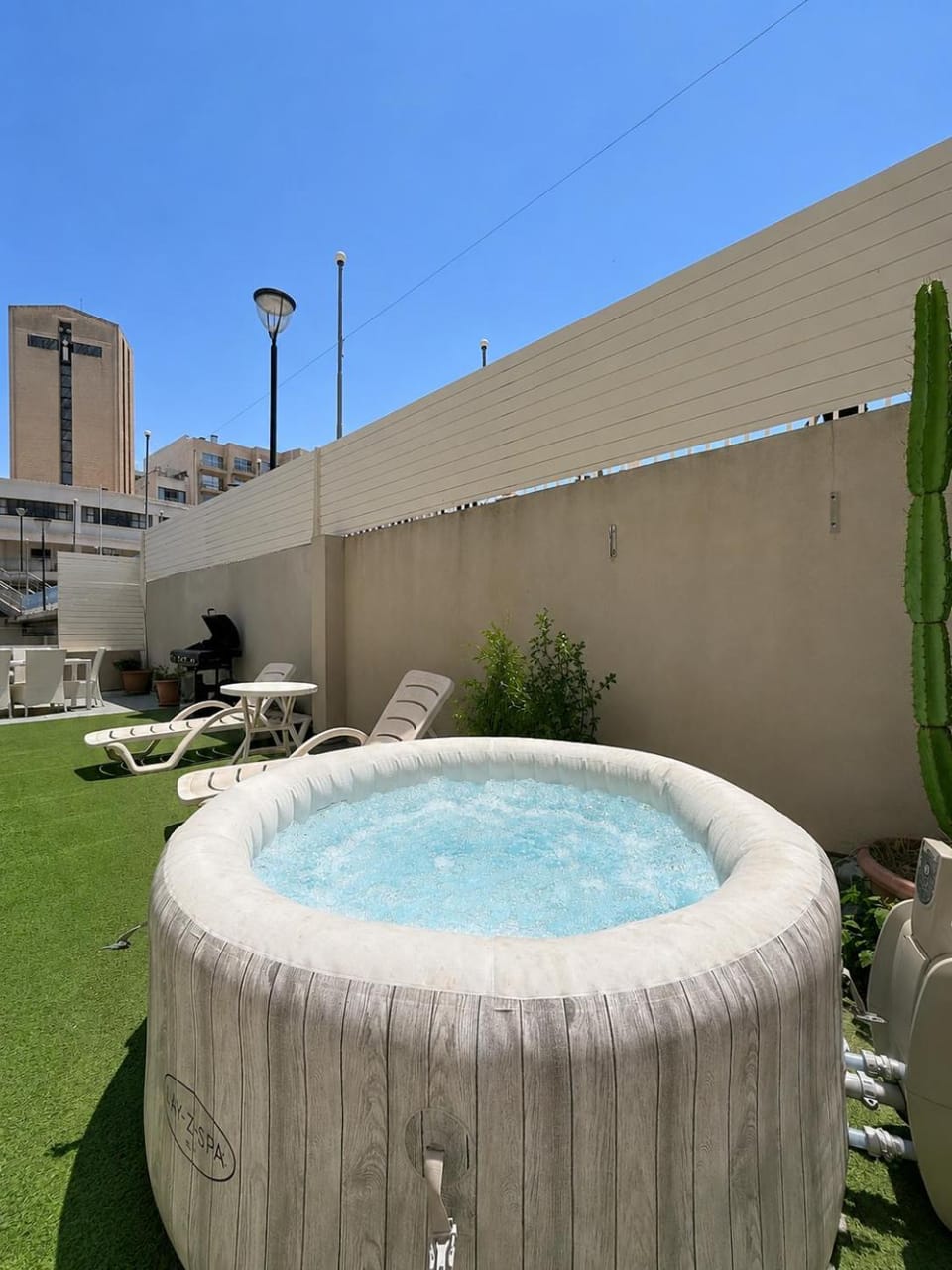 Hot Tub, Pool view