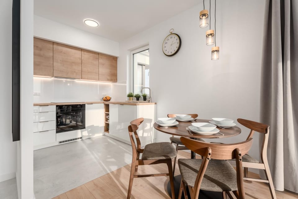 Kitchen or kitchenette, Dining area, stove