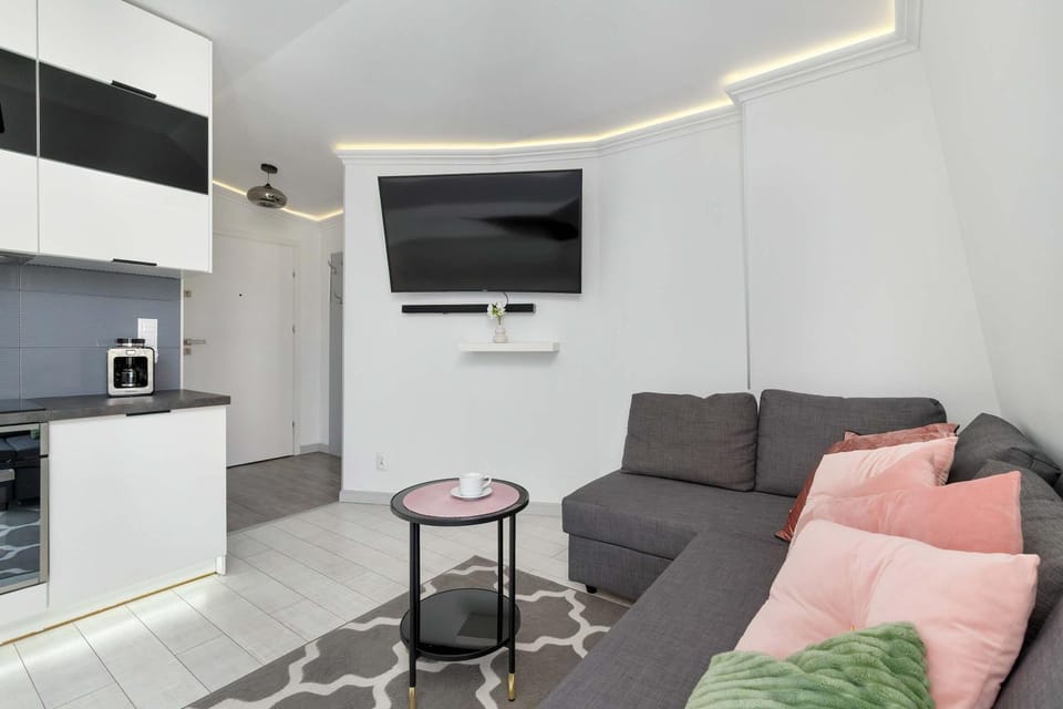 TV and multimedia, Kitchen or kitchenette, Seating area