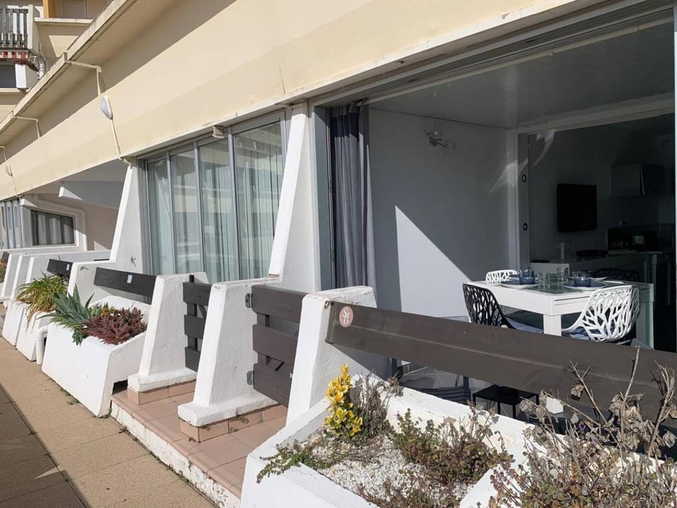 602 Appartement 2 pers Port Nature 5 vue WAIKI Apartment in Agde