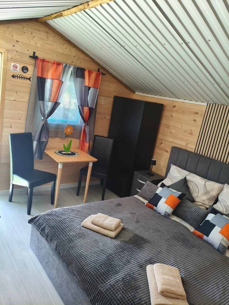 Fenyőházak Apartment in Hungary