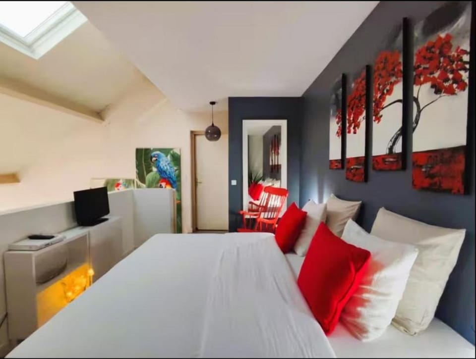 Bed, Bedroom