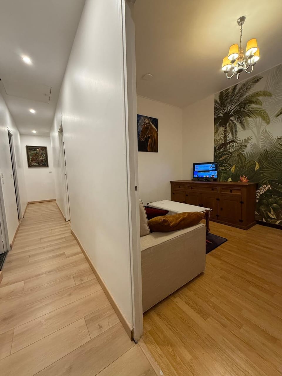 Garden house, parking, 3 mins RER, 1km Paris House in Île-de-France