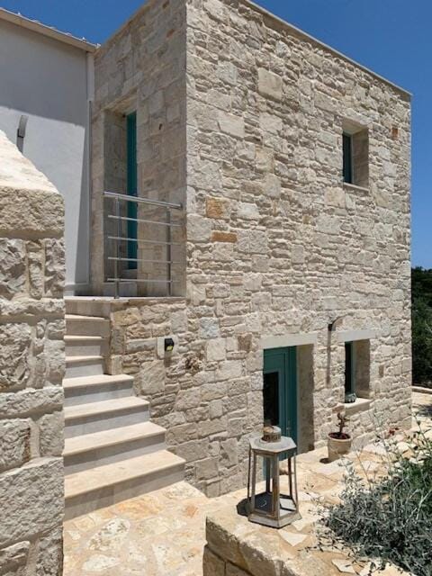 villa Elaionas House in Crete Region