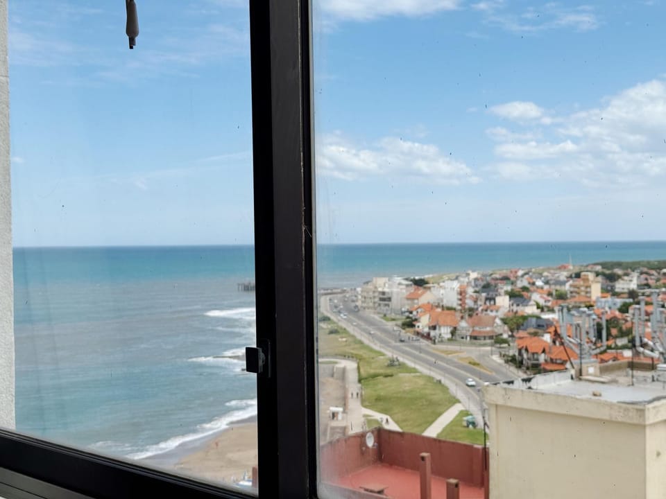 Property building, Nearby landmark, Day, Natural landscape, Bird's eye view, View (from property/room), Balcony/Terrace, Beach, City view, Sea view