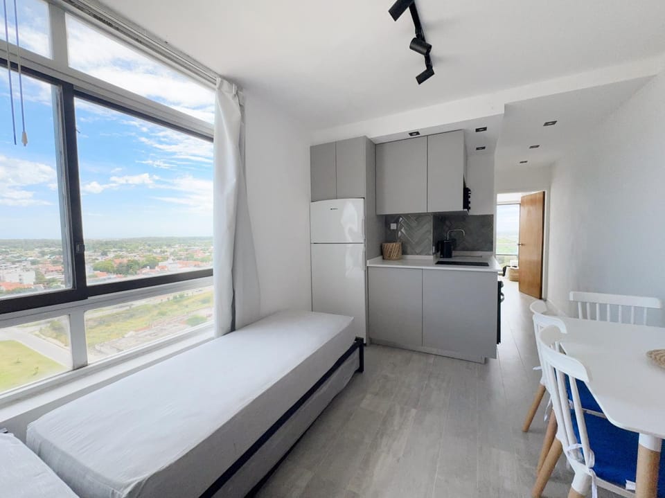 Bed, View (from property/room), Balcony/Terrace, Kitchen or kitchenette, Living room, Photo of the whole room, Dining area, Bedroom, City view, oven