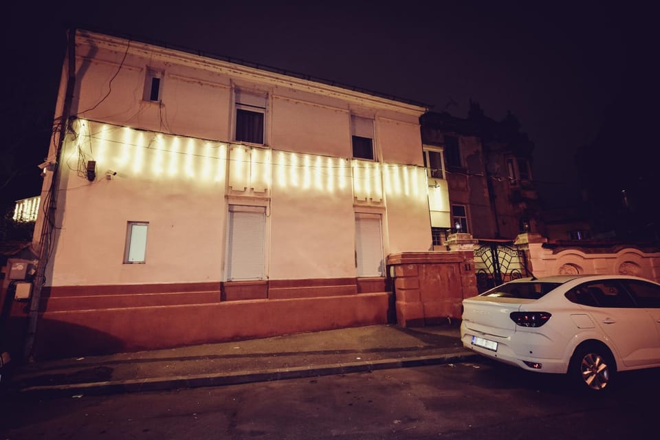 Property building, Night, Neighbourhood, Street view, Location, Parking