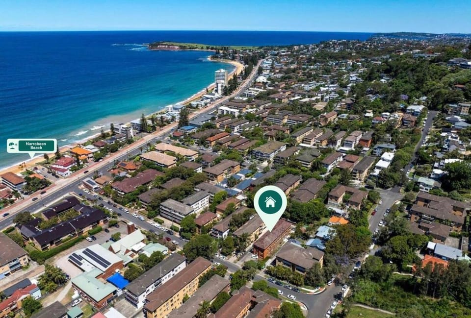 Neighbourhood, Bird's eye view, Beach