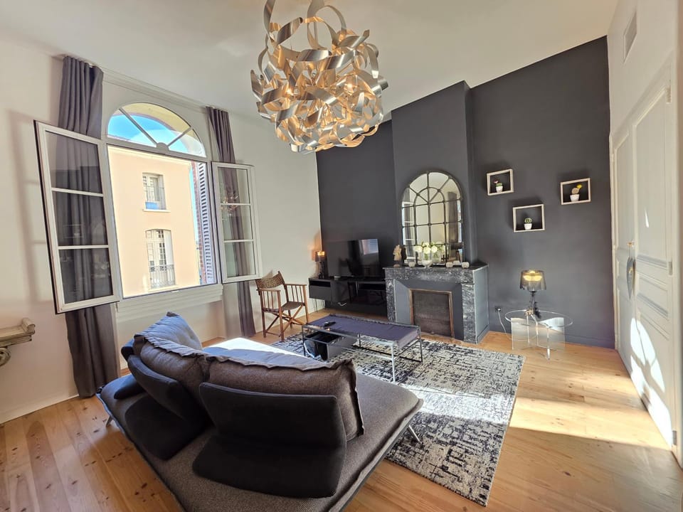 Élégance sur la Place Arago, Vue exceptionnelle Apartment in Perpignan