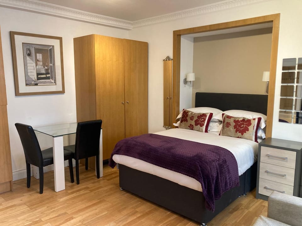 NELL GWYNN HOUSE - Cosy, Bright, Studio Apartment, Sloane Square, London Apartment in City of Westminster