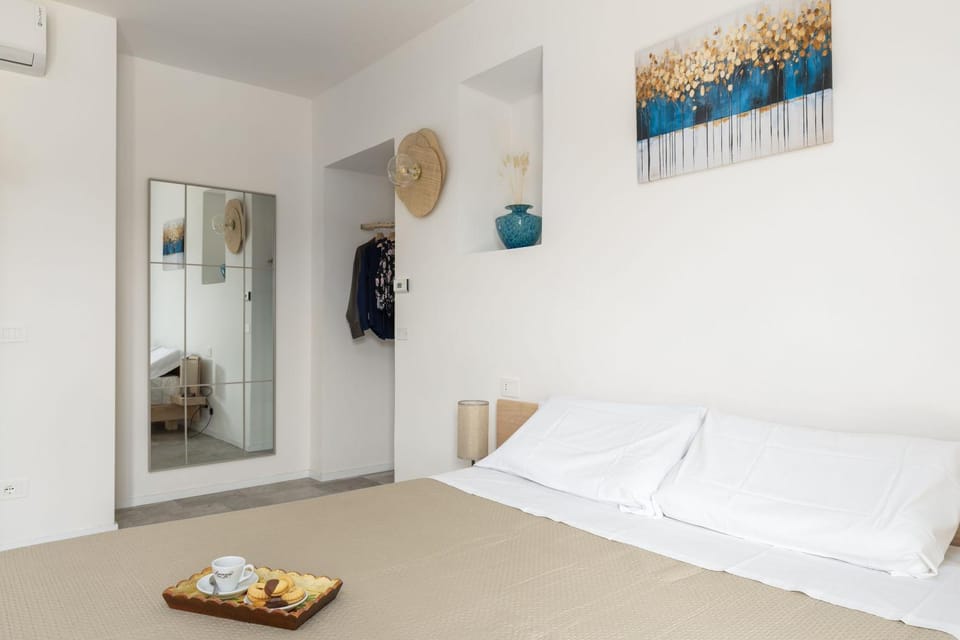 Bedroom, air conditioner