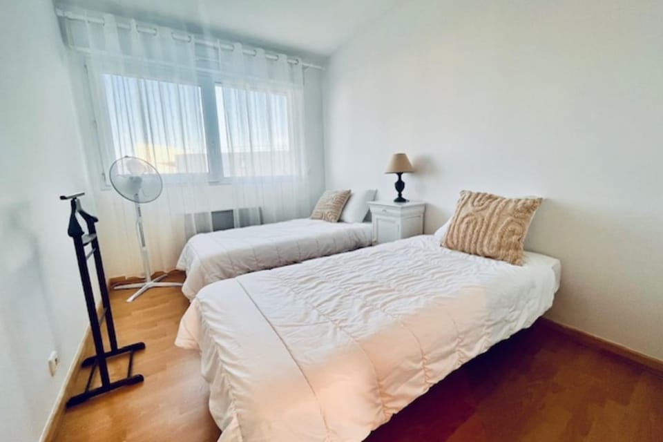 Apartment with sea and garden view in La Rochelle Apartment in La Rochelle