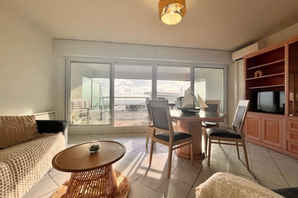 Apartment with sea and garden view in La Rochelle Apartment in La Rochelle