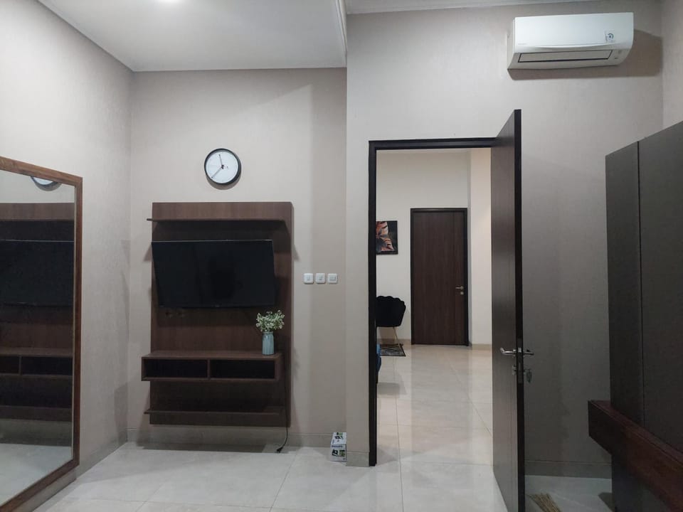 Mess Bed and Breakfast in Jakarta