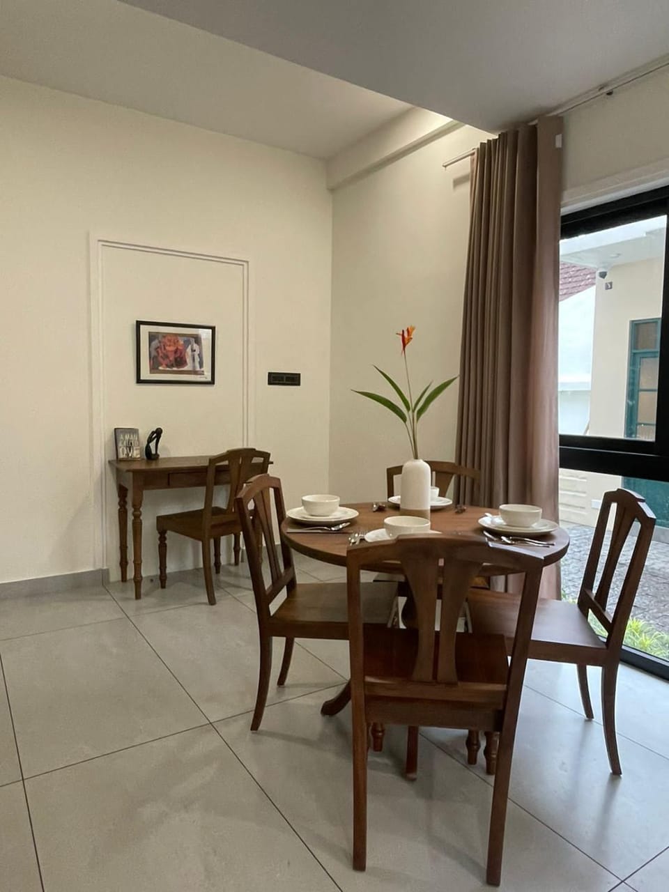 Living room, Dining area