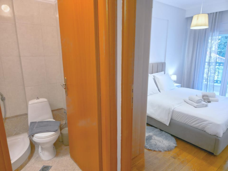 Shower, Bed, Bathroom