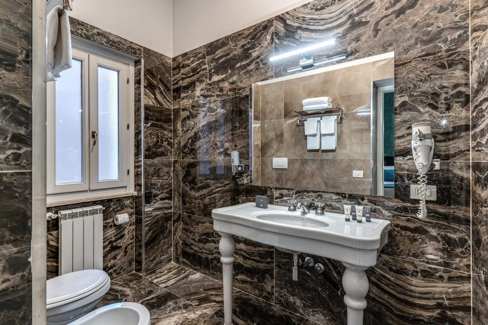 Toilet, Bathroom