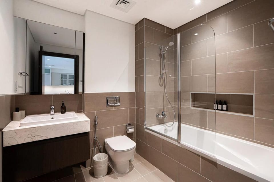 Shower, Toilet, Bathroom, Bath, towels