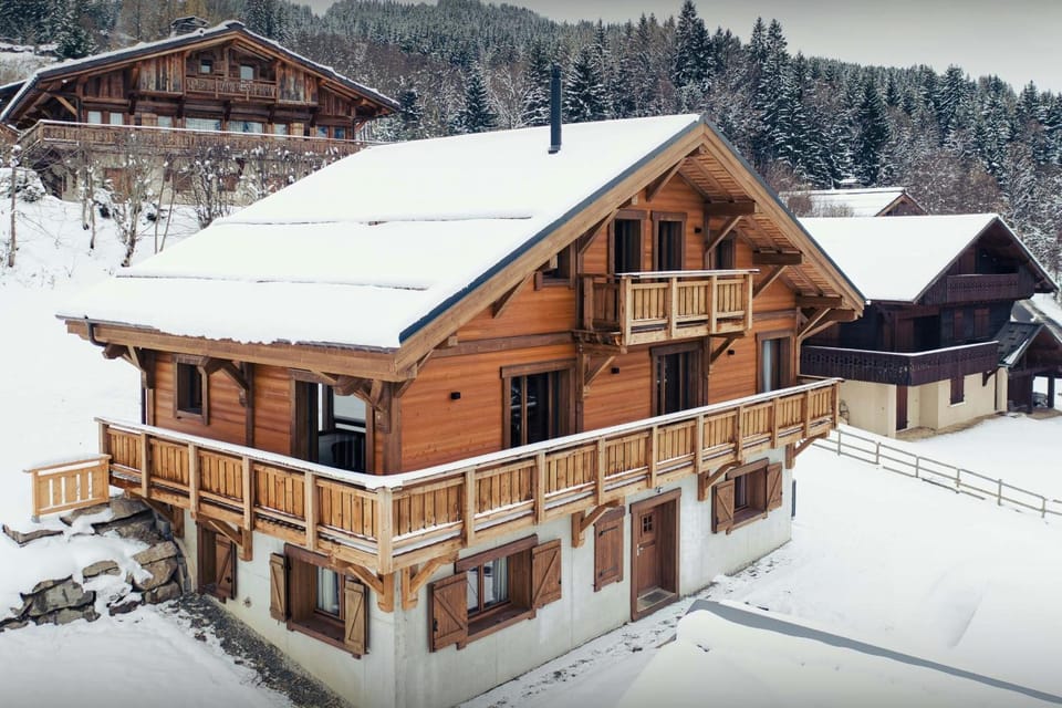 Property building, Day, Natural landscape, Mountain view