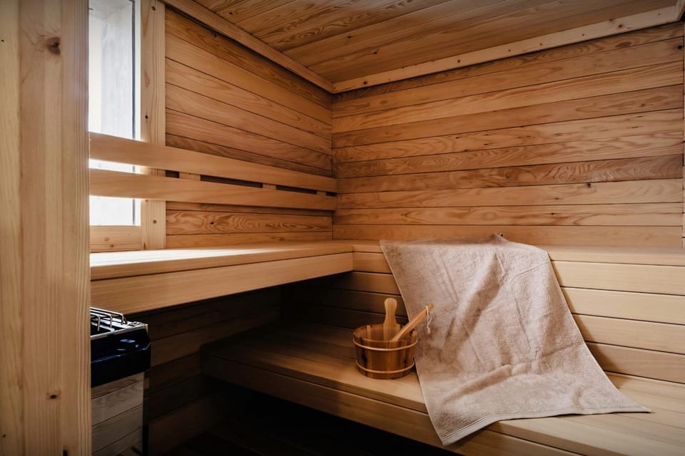 Sauna, Area and facilities