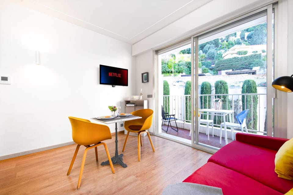TV and multimedia, View (from property/room), Balcony/Terrace, Living room, Seating area, Dining area, air conditioner