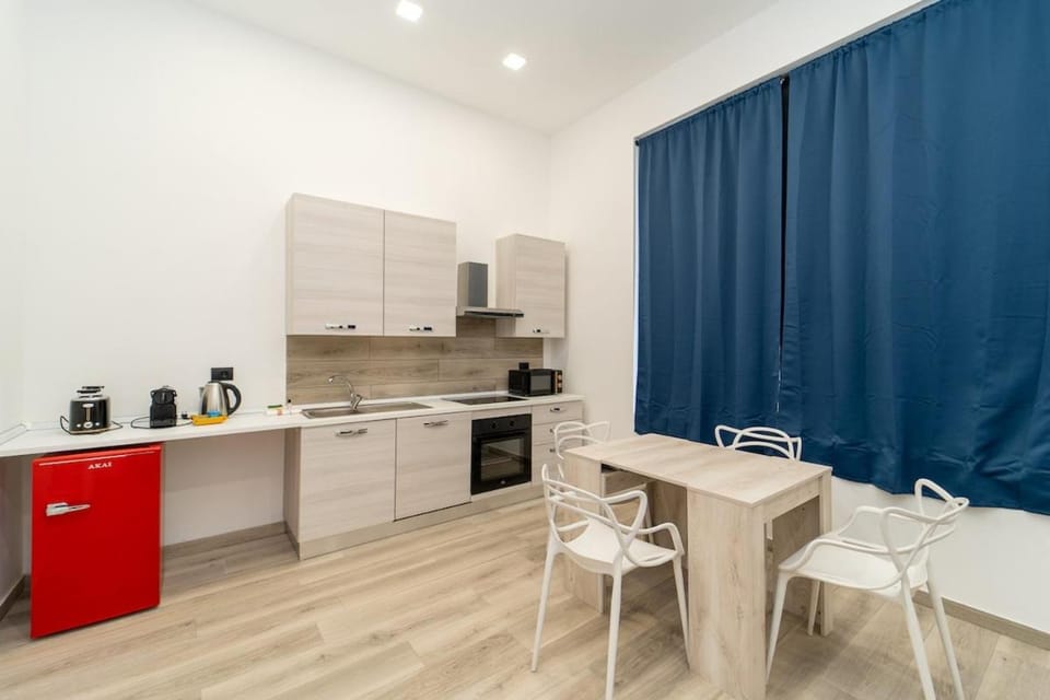 Cozy apartment with WiFi and AC & Parking Apartment in Milan