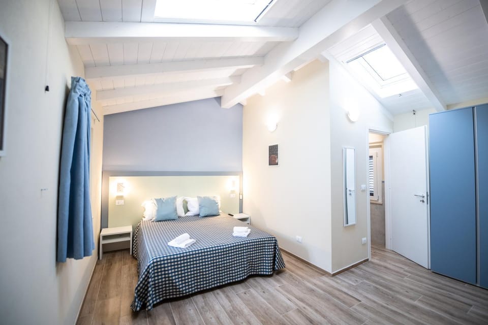 Bed, Photo of the whole room, Bedroom, towels, wardrobe