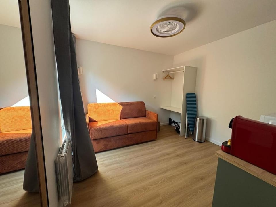 New studio apartment hotel Palais des Congrès 11 Apartment in Levallois-Perret