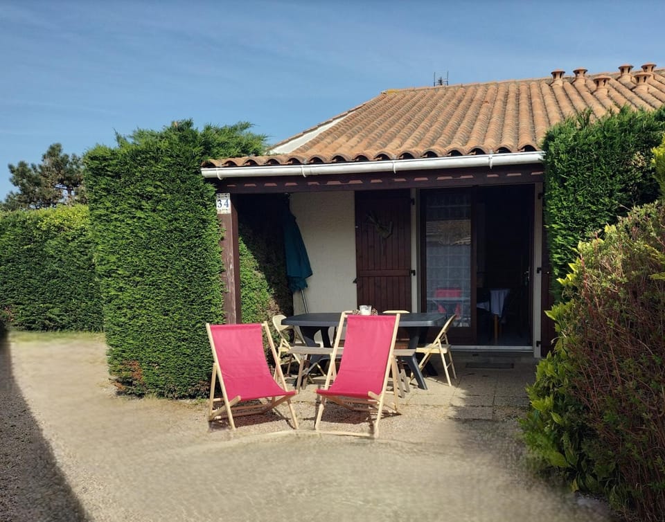 Animals, Pets, Inner courtyard view, pet friendly