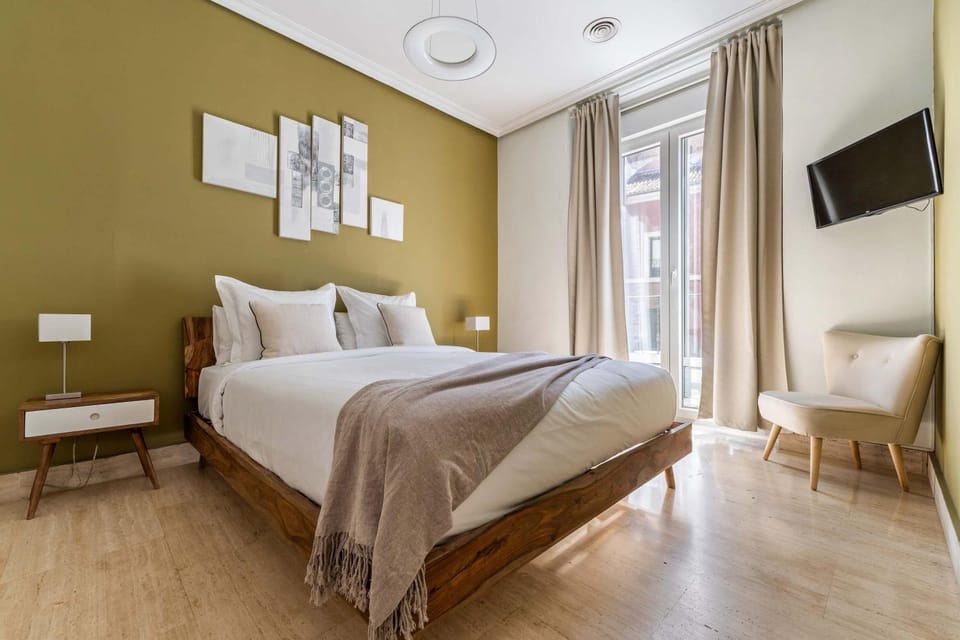 Modern & Stylish Apt Plz Mayor La Latina Apartment in Centro