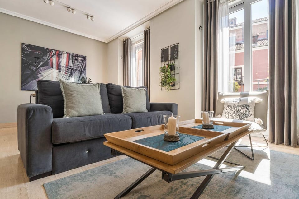 Modern & Stylish Apt Plz Mayor La Latina Apartment in Centro