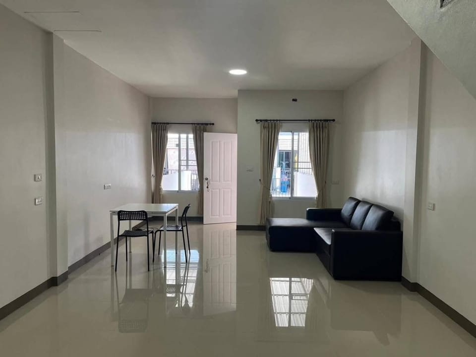 ทาวน์โฮมทรัพย์มาลีโครงการ9ลำพูน House in Thailand